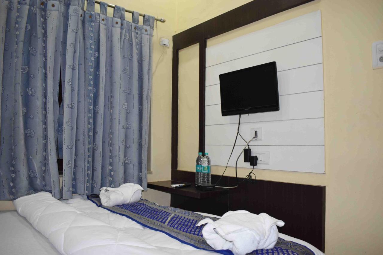 Hotel MRK Varanasi Exterior foto